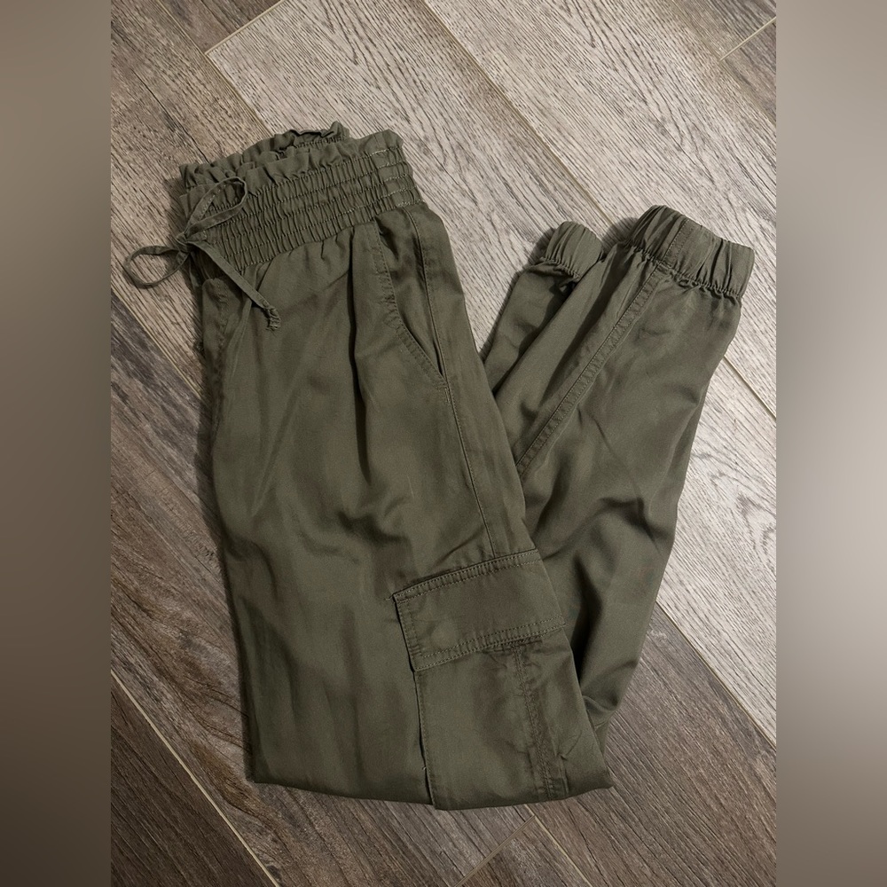 NWOT Abercrombie & Fitch | Cargo Pants Style Joggers - Picture 3 of 4